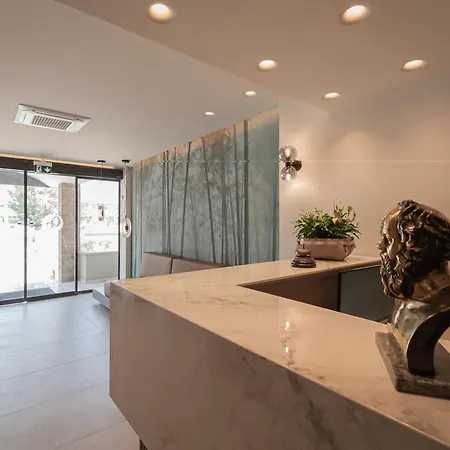 σωκράτης 2* Νέα Μουδανιά