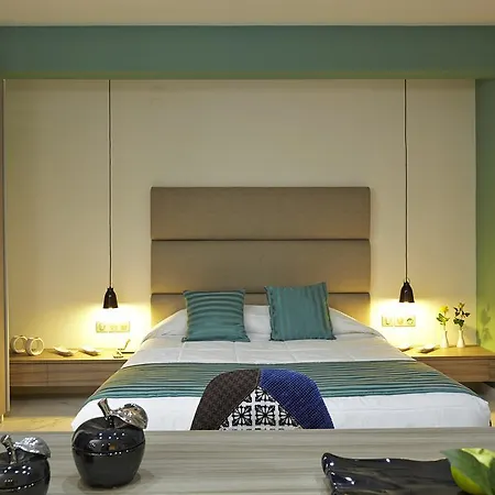 Sokratis نيا موذانيا