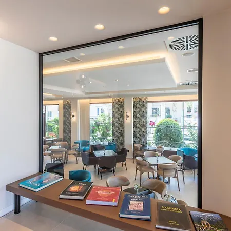 فندق Sokratis نيا موذانيا